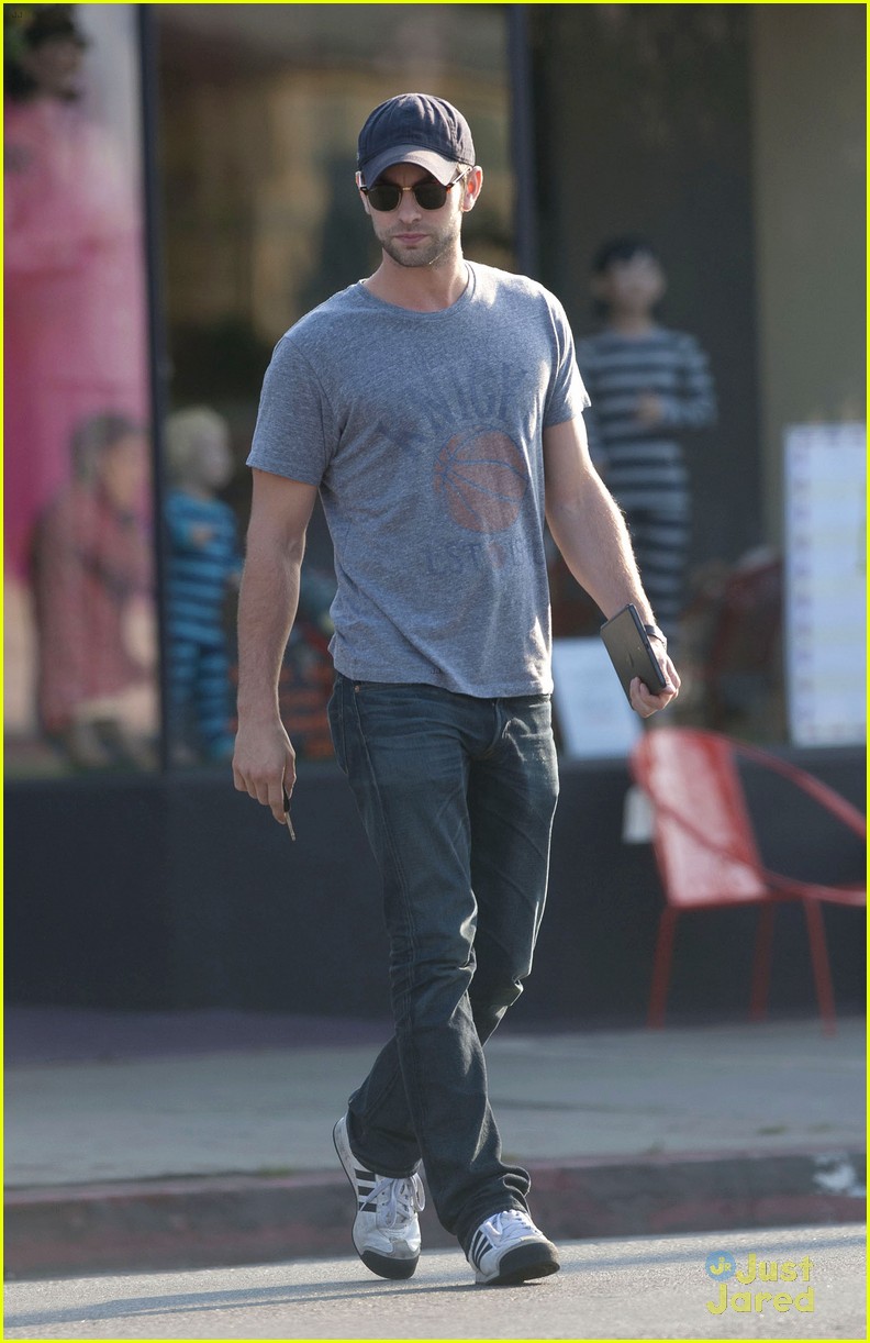 chace crawford exits goal sports cafe 04