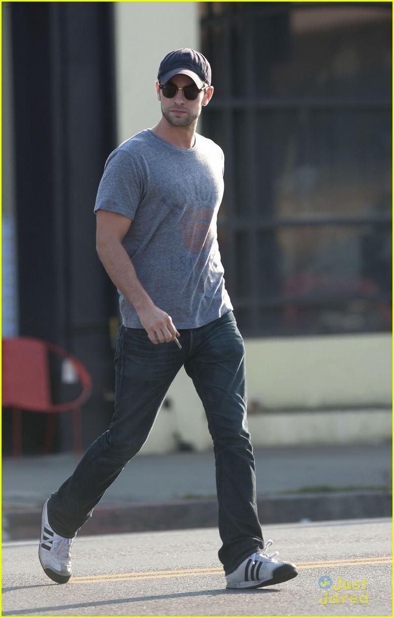 chace crawford exits goal sports cafe 05