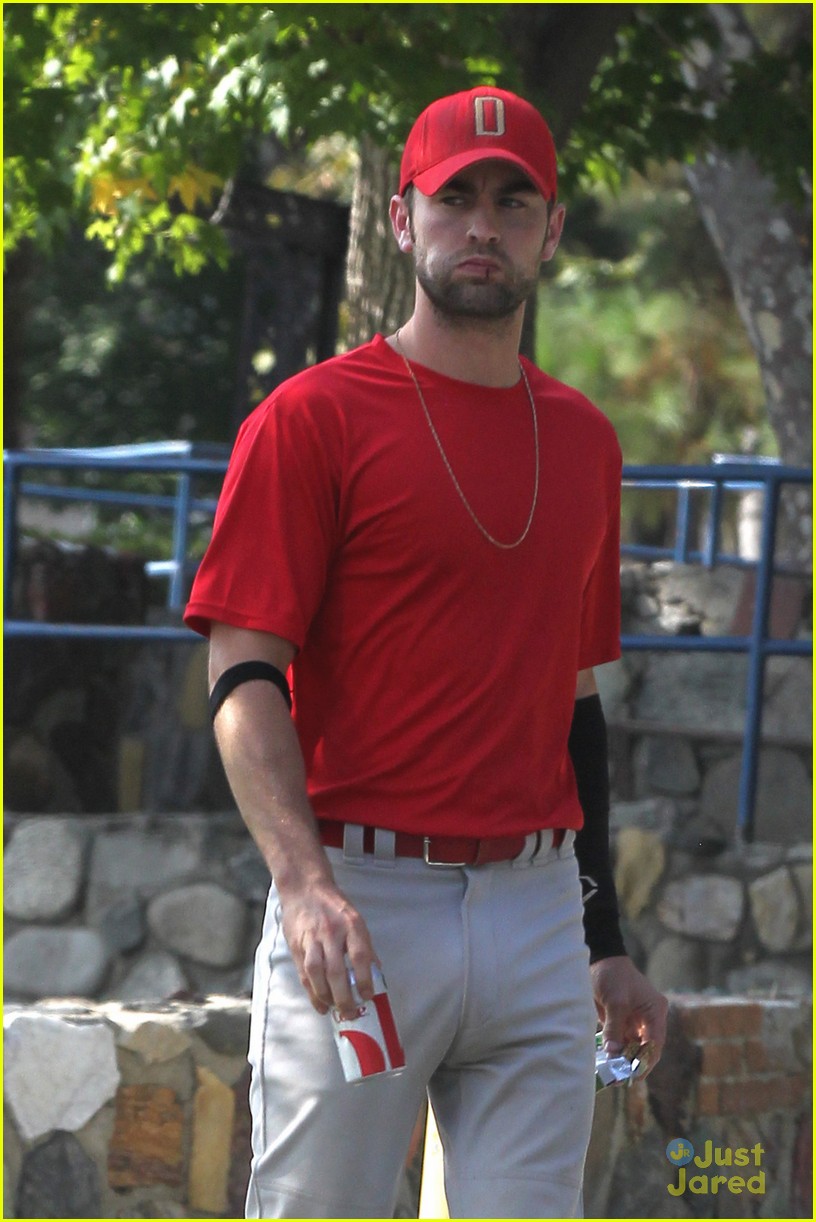 chace crawford baseball and a date 02