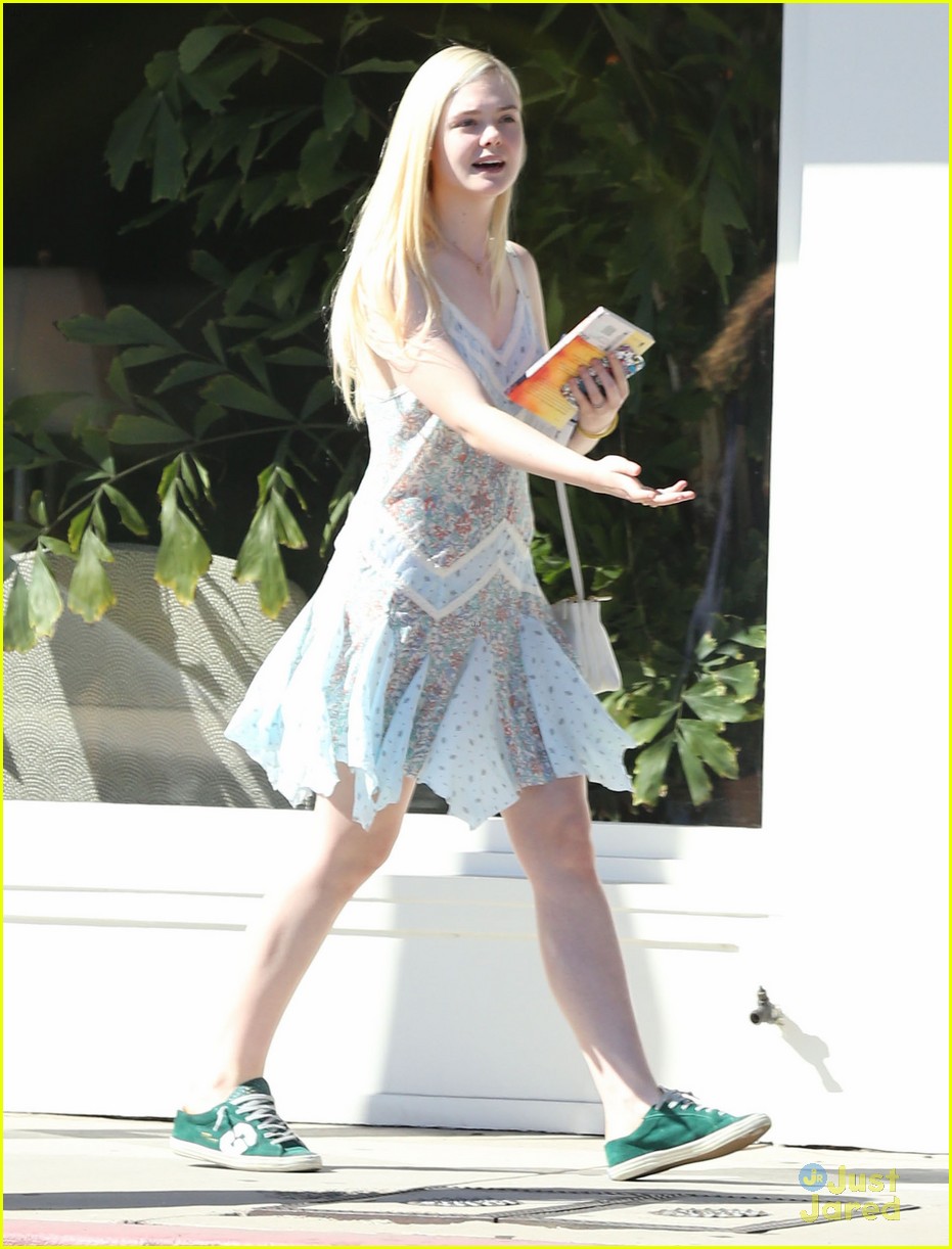 elle fanning some kids play soccer i do movies 03