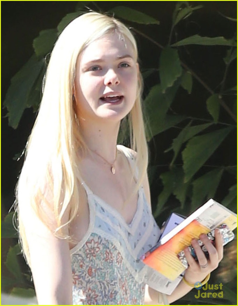 elle fanning some kids play soccer i do movies 04