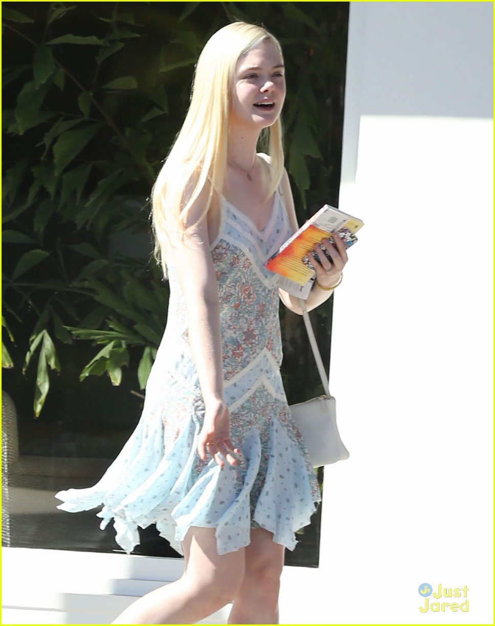 elle fanning some kids play soccer i do movies 09