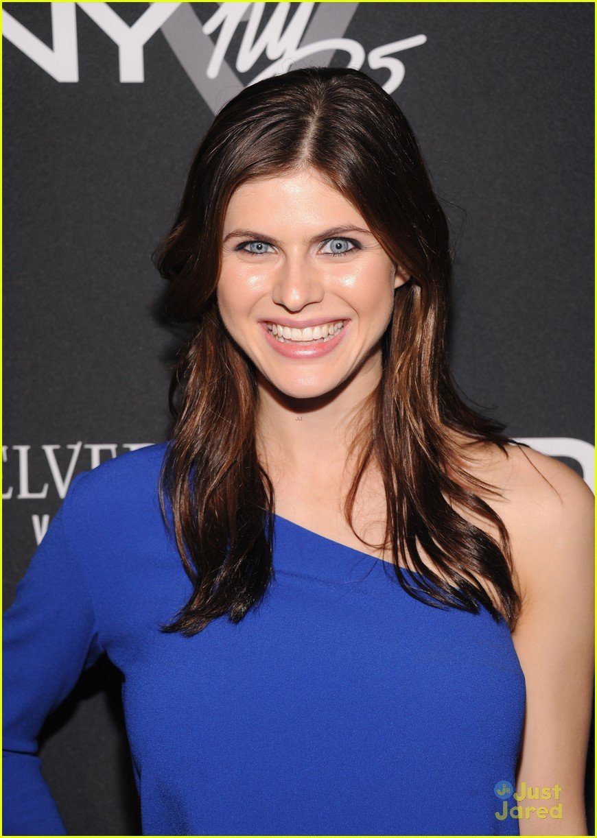 Alexandra daddario discount dkny