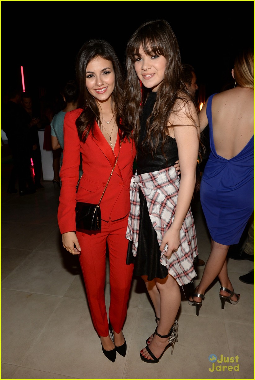 hailee steinfeld douglas booth teen vogue party 01