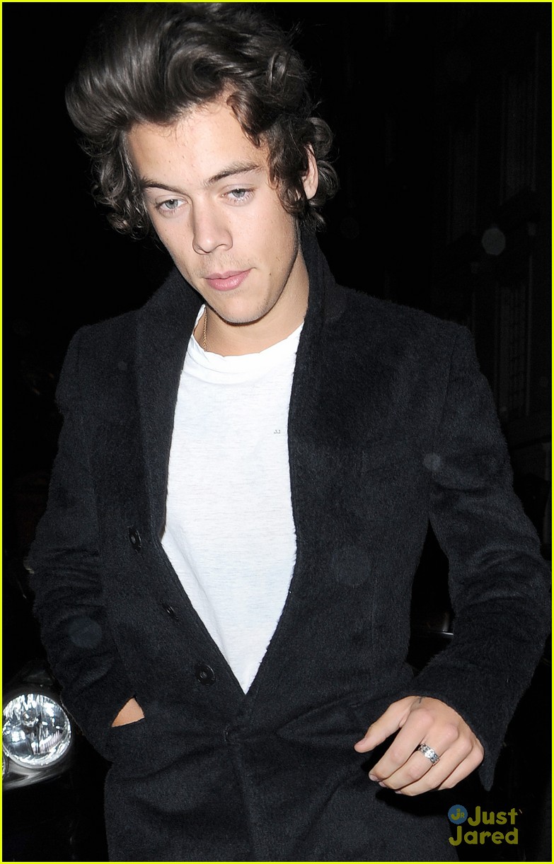 harry styles hits up another magazine party 02