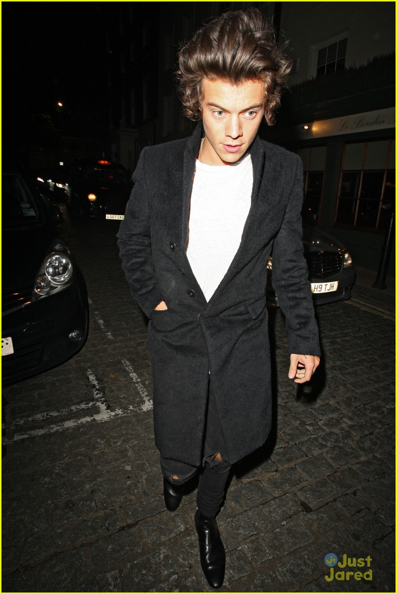 harry styles hits up another magazine party 03