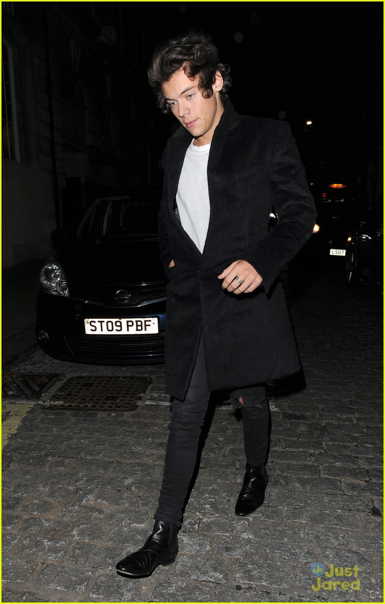 harry styles hits up another magazine party 05