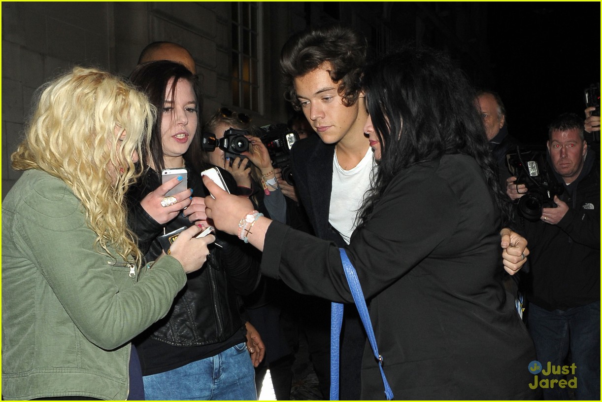 harry styles hits up another magazine party 07