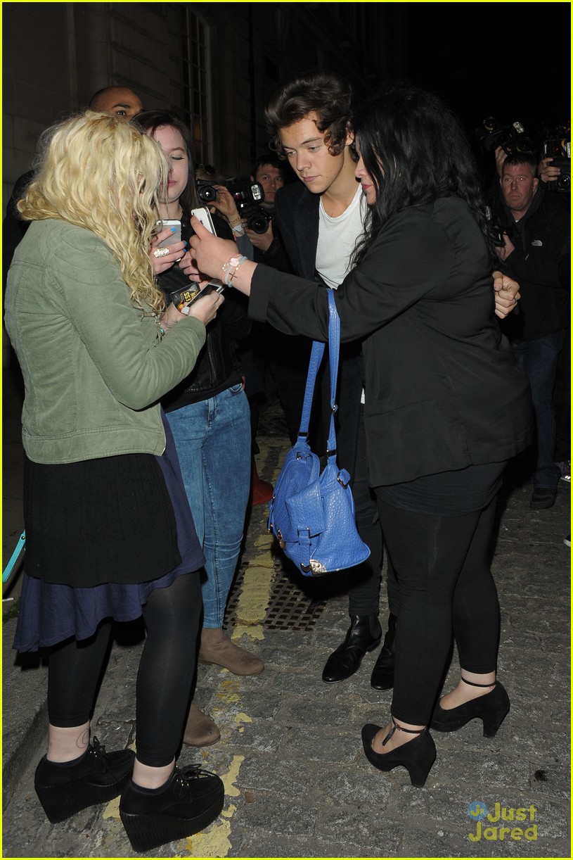 harry styles hits up another magazine party 08