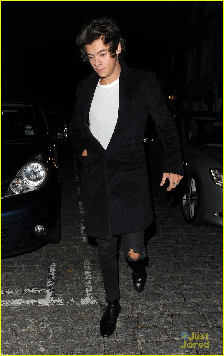 harry styles hits up another magazine party 15