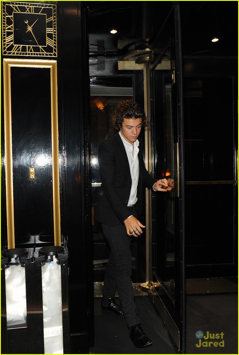 harry styles post fashion show party 01