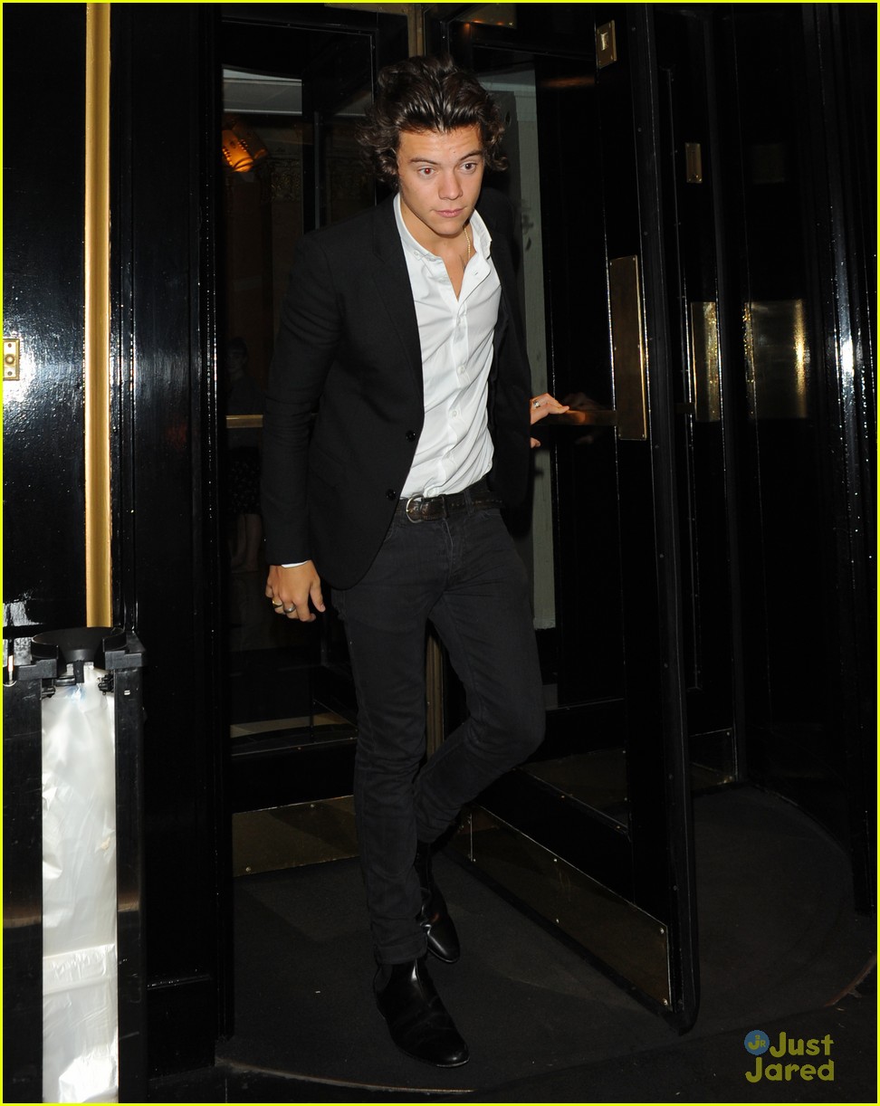 harry styles post fashion show party 02