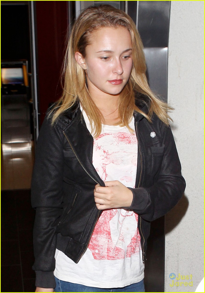 hayden panettiere lax airport arrival 01