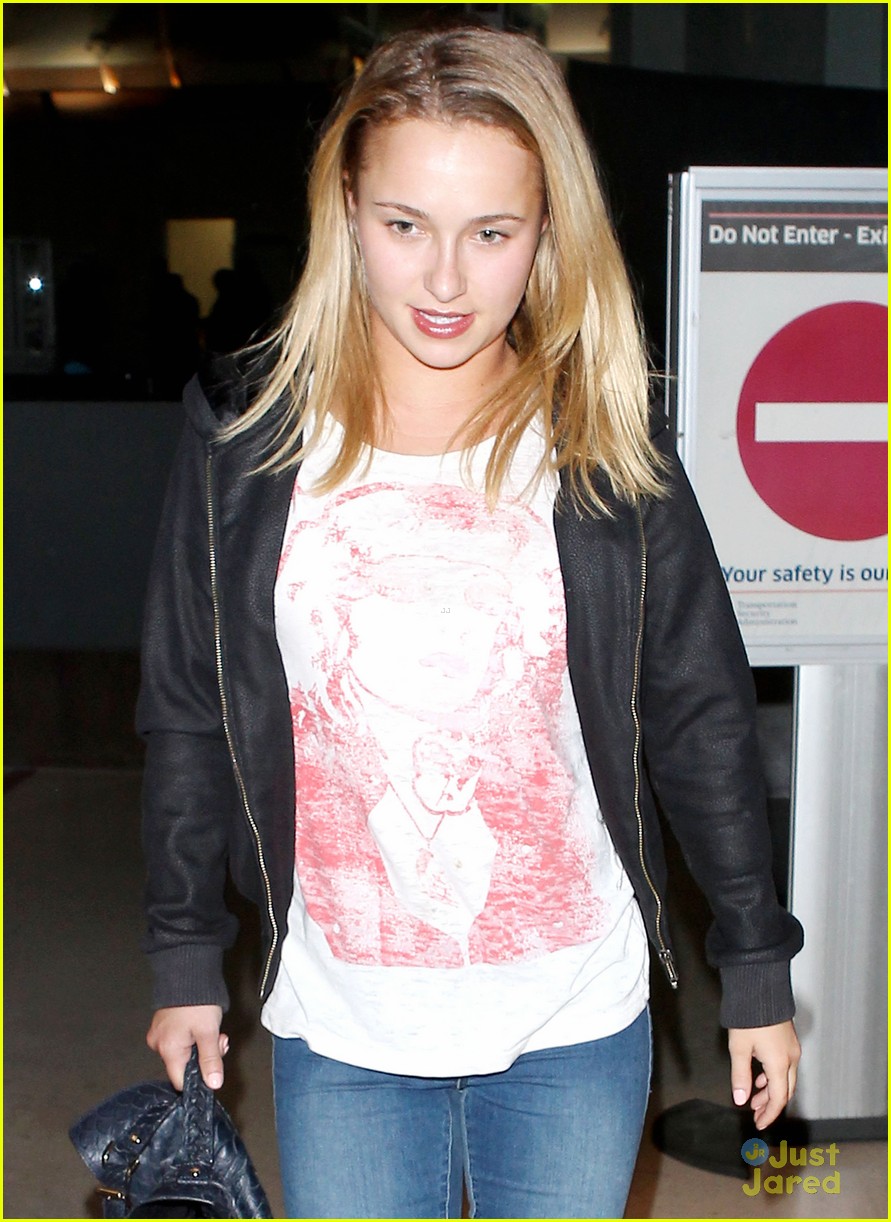 hayden panettiere lax airport arrival 02