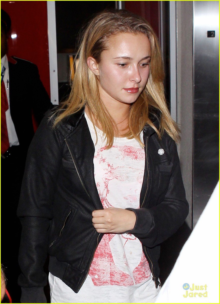 hayden panettiere lax airport arrival 04