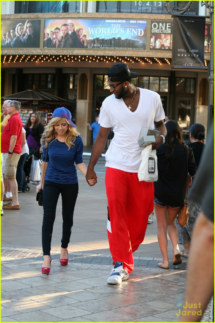 jennette mccurdy holds hands with nba player andre drummonds 01