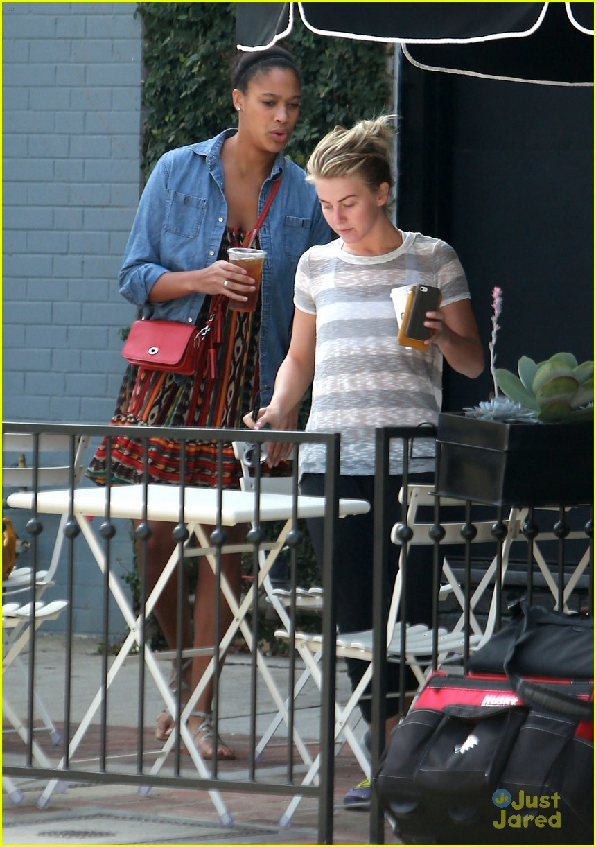 julianne hough alfred cafe before thr party 12