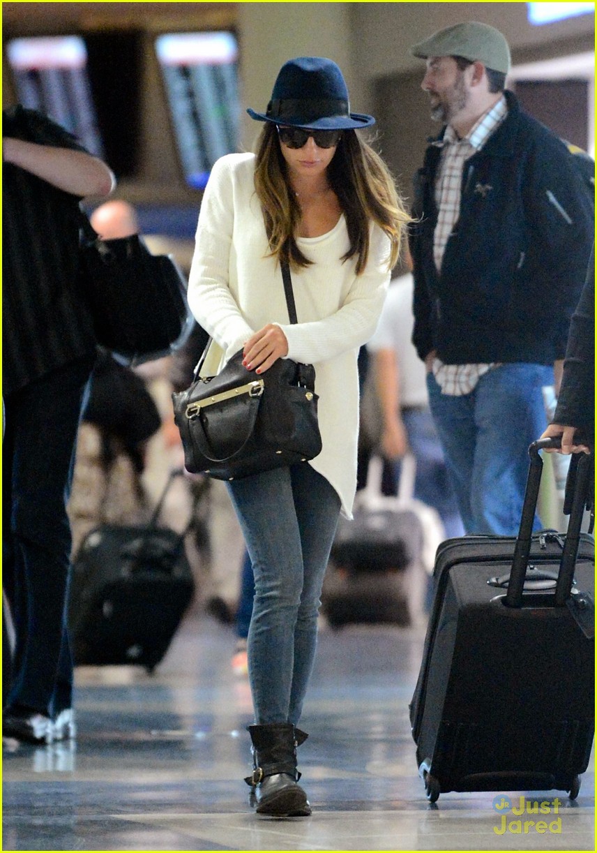lea michele back in la after glee filming in nyc 02