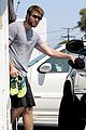 liam hemsworth leaves the gym barefoot 02