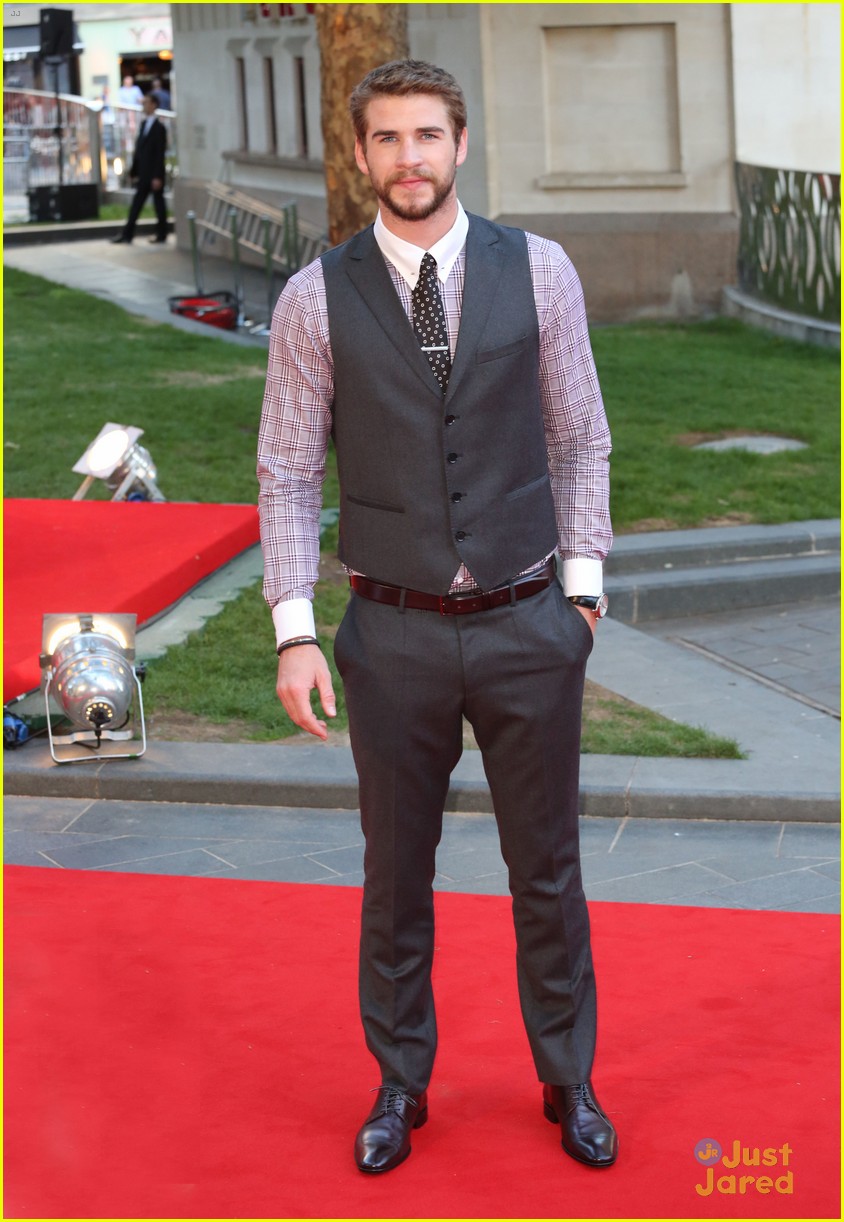 liam hemsworth supports brother chris at rush premiere 02