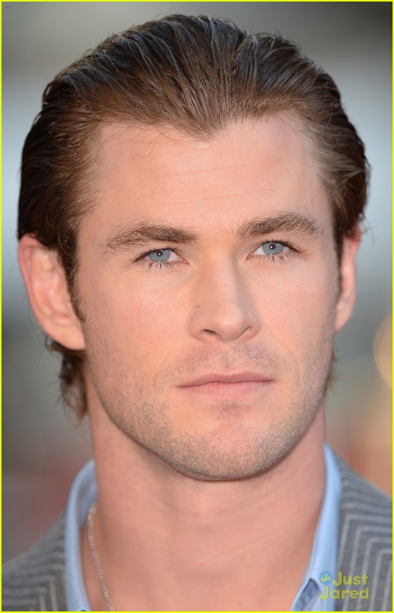 liam hemsworth supports brother chris at rush premiere 05