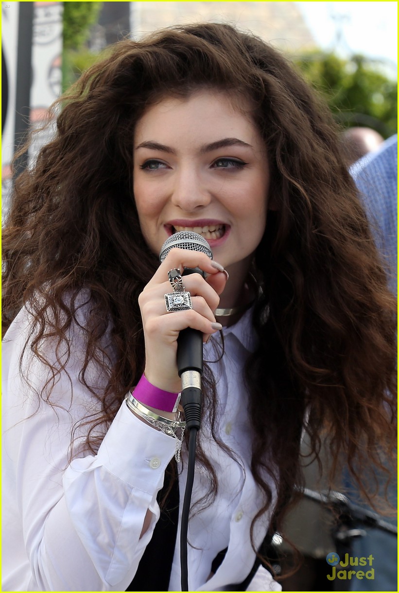 lorde penthouse party performance 07
