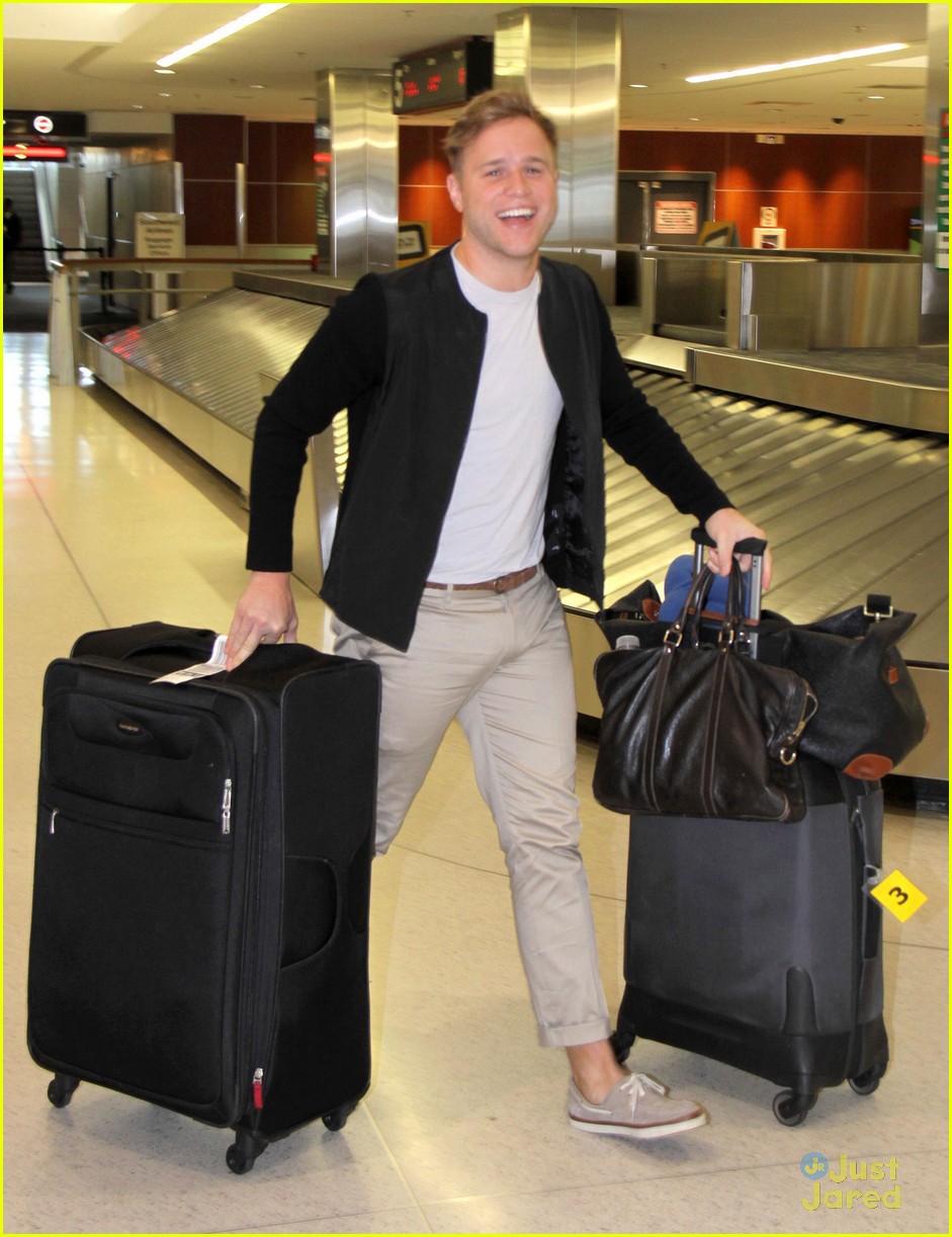olly murs baltimore airport arrival 10