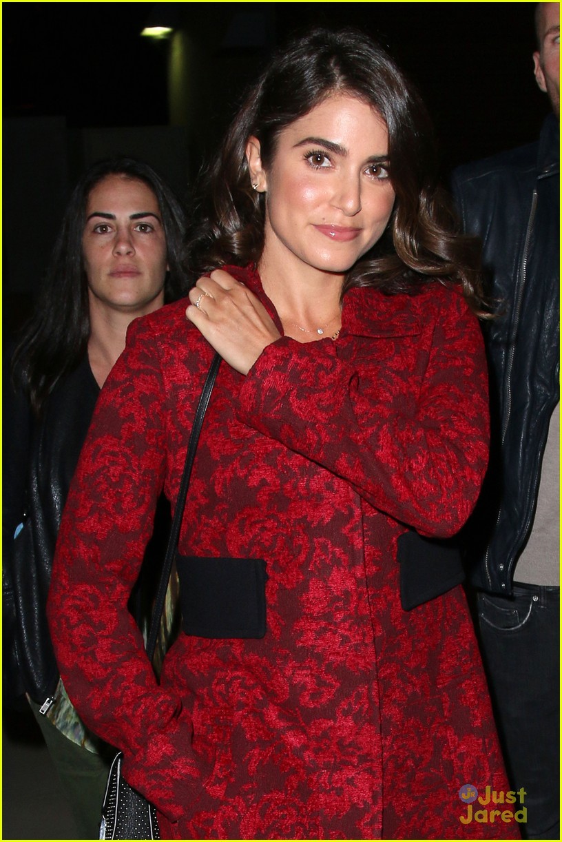 nikki reed hits up the one republic concert 02