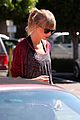 taylor swift starts off week with another dance class 09