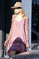 taylor swift goes shopping with hailee steinfeld 09