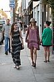 taylor swift goes shopping with hailee steinfeld 22