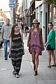 taylor swift goes shopping with hailee steinfeld 24