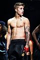 justin bieber carried up great wall of china by bodyguards 02