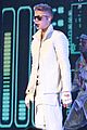 justin bieber hold tight song debut 01