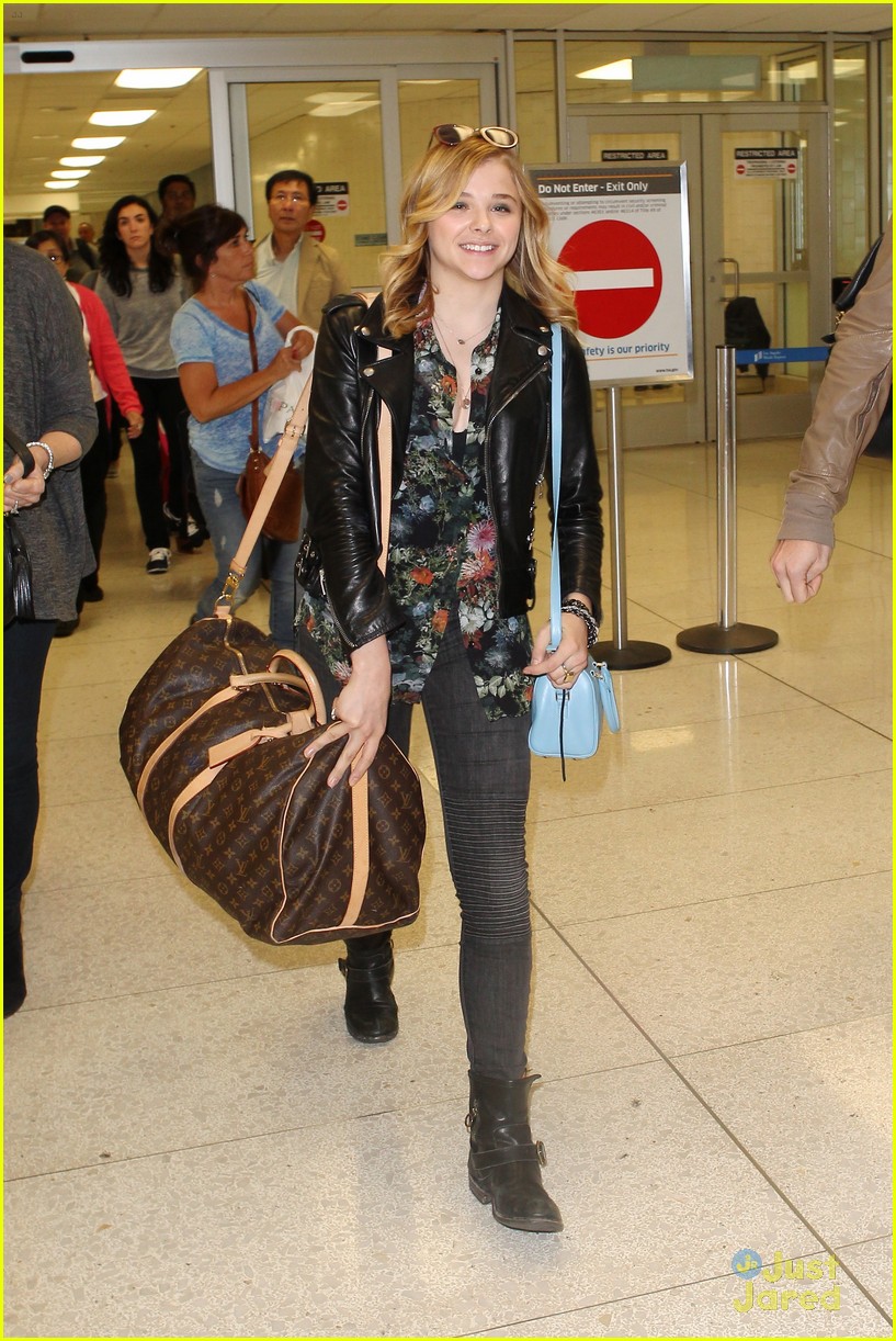 chloe moretz lax arrival after nyc 01