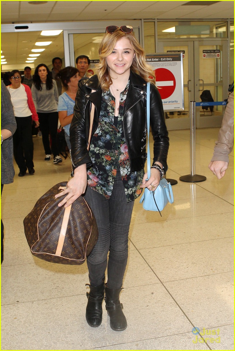 chloe moretz lax arrival after nyc 03