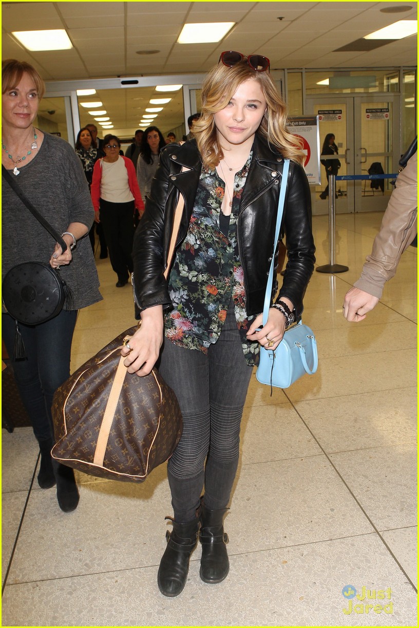 chloe moretz lax arrival after nyc 05