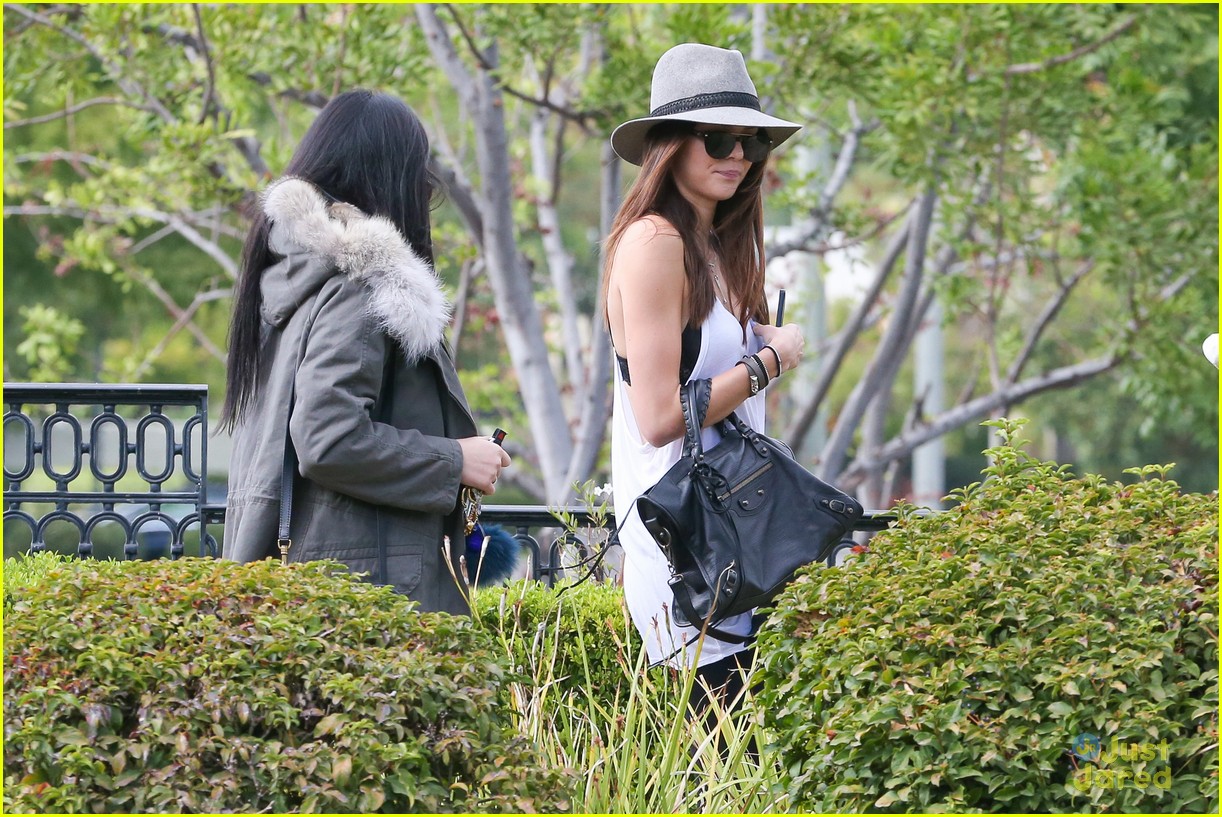 jaden smith kylie jenner grab lunch with willow and kendall 27