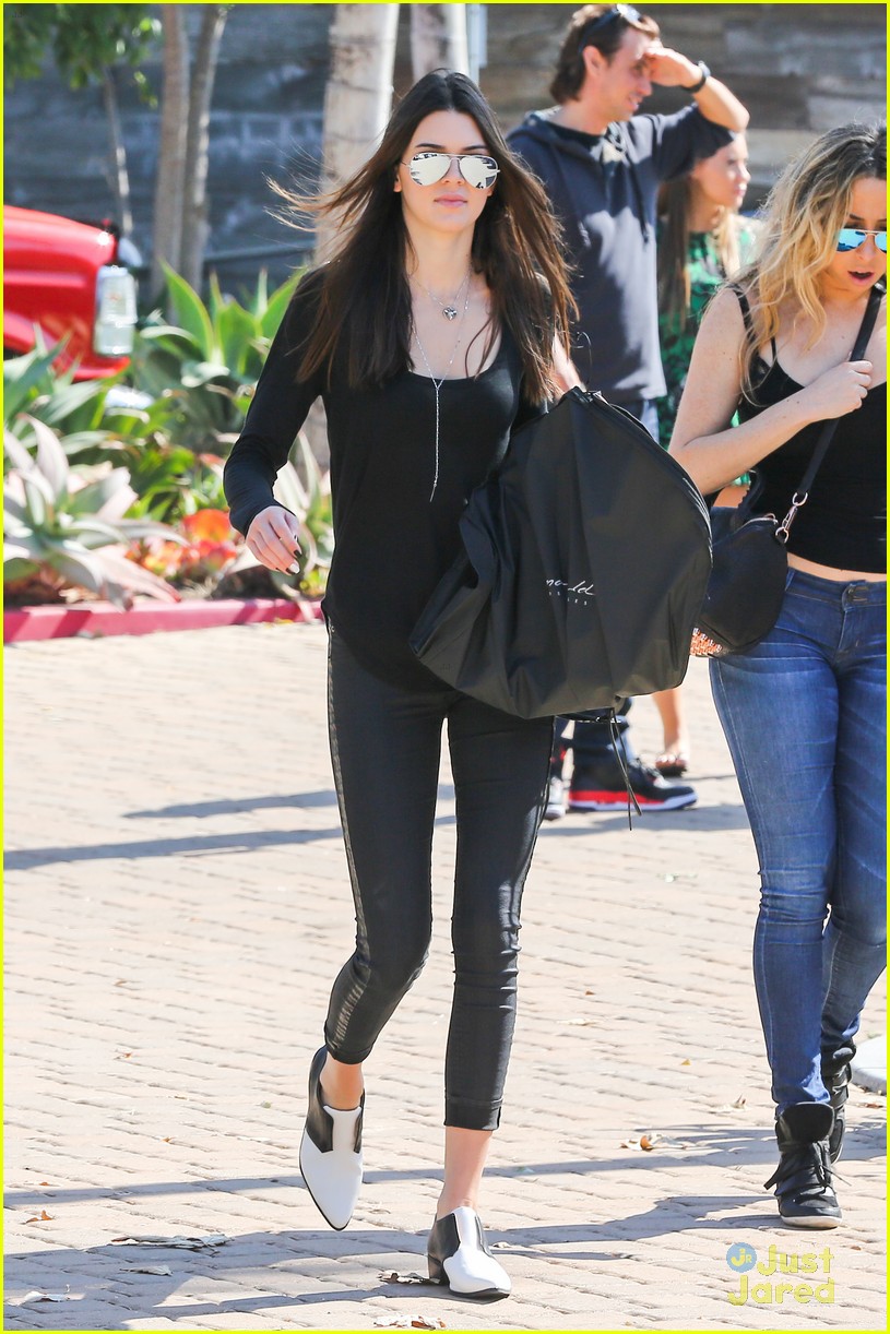 kylie kendall jenner weekend outings concert 11