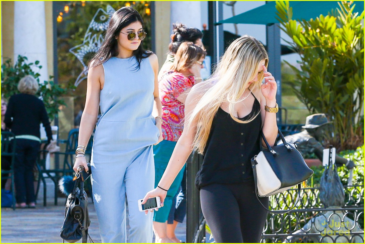 kendall jenner kylie jenner separate outings friends 10