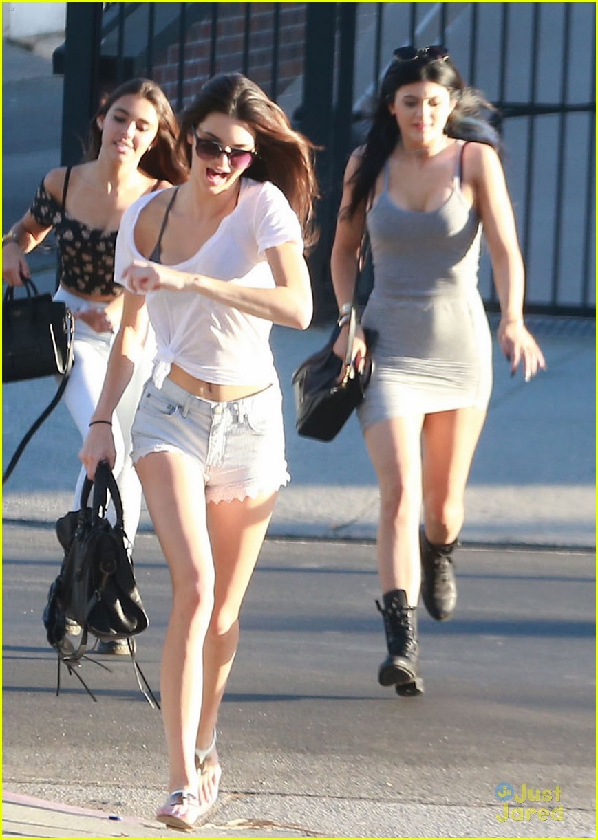 Kylie & Kendall Jenner: Saturday Shopping Sisters: Photo 602982, Kendall  Jenner, Kylie Jenner Pictures