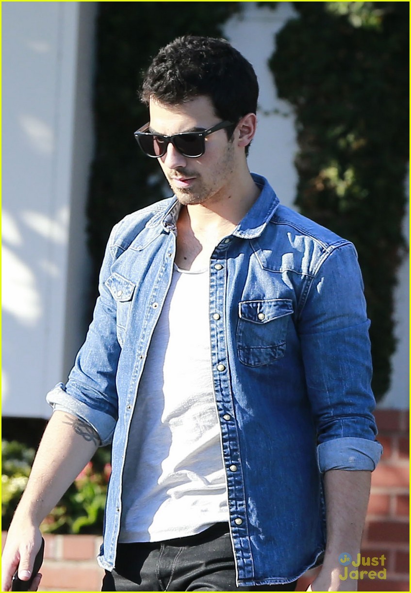 did joe jonas bail on important meeting with kevin and nick 07