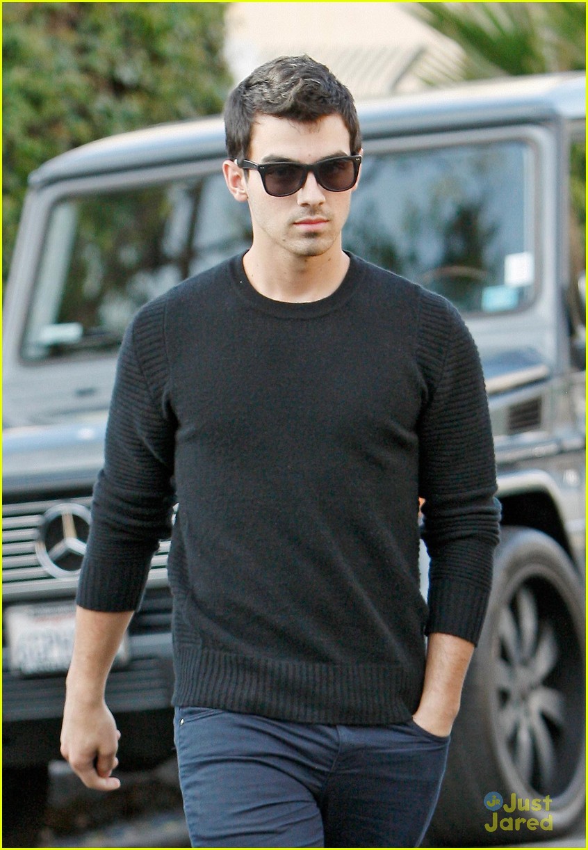 joe jonas steps out solo after tour cancellation 01