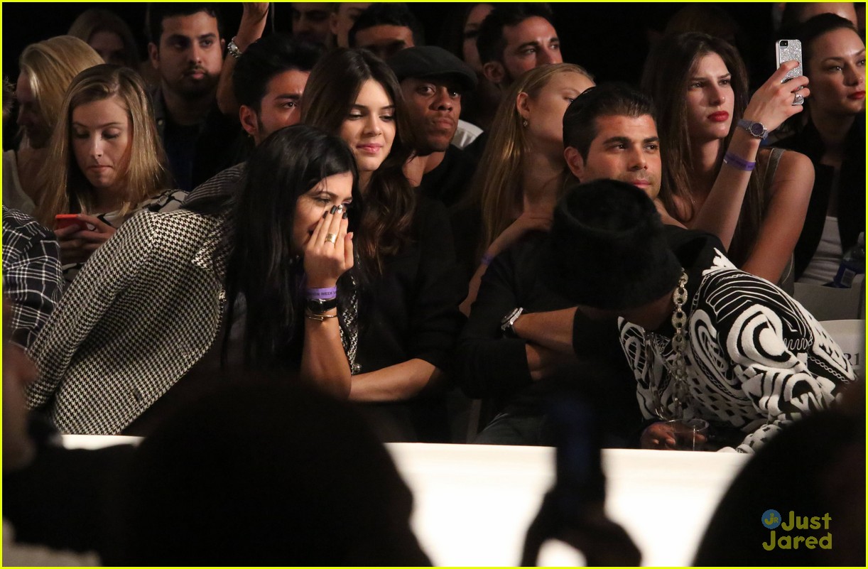 kendall kylie jenner day by day fashion show 14
