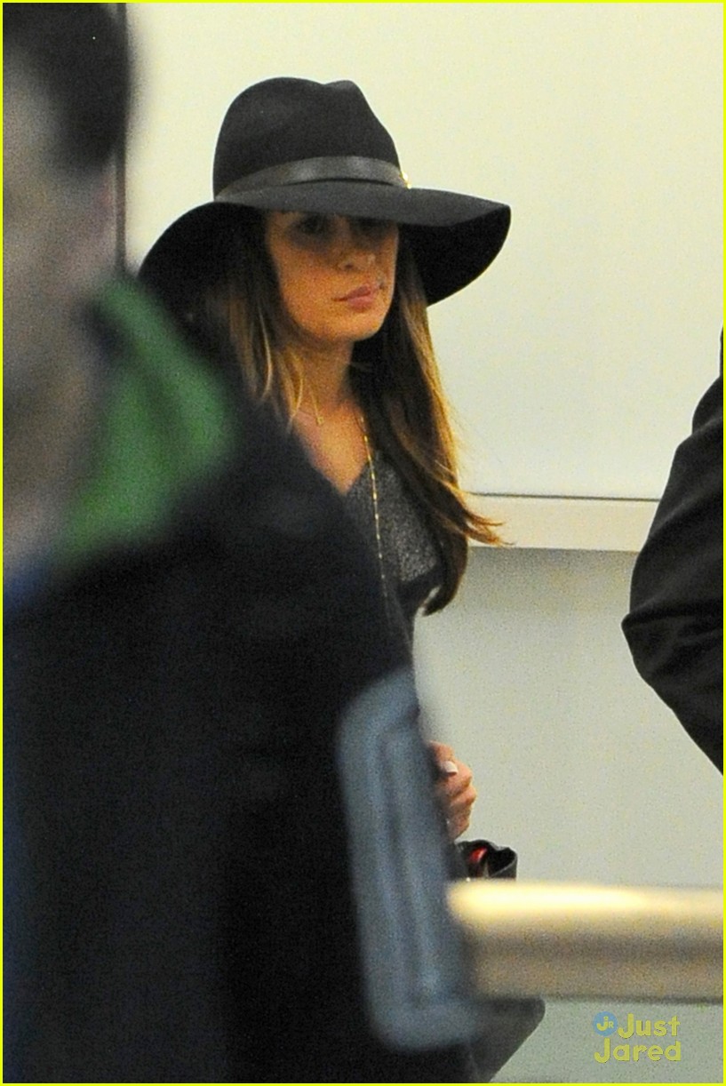 lea michele flies out of los angeles 10