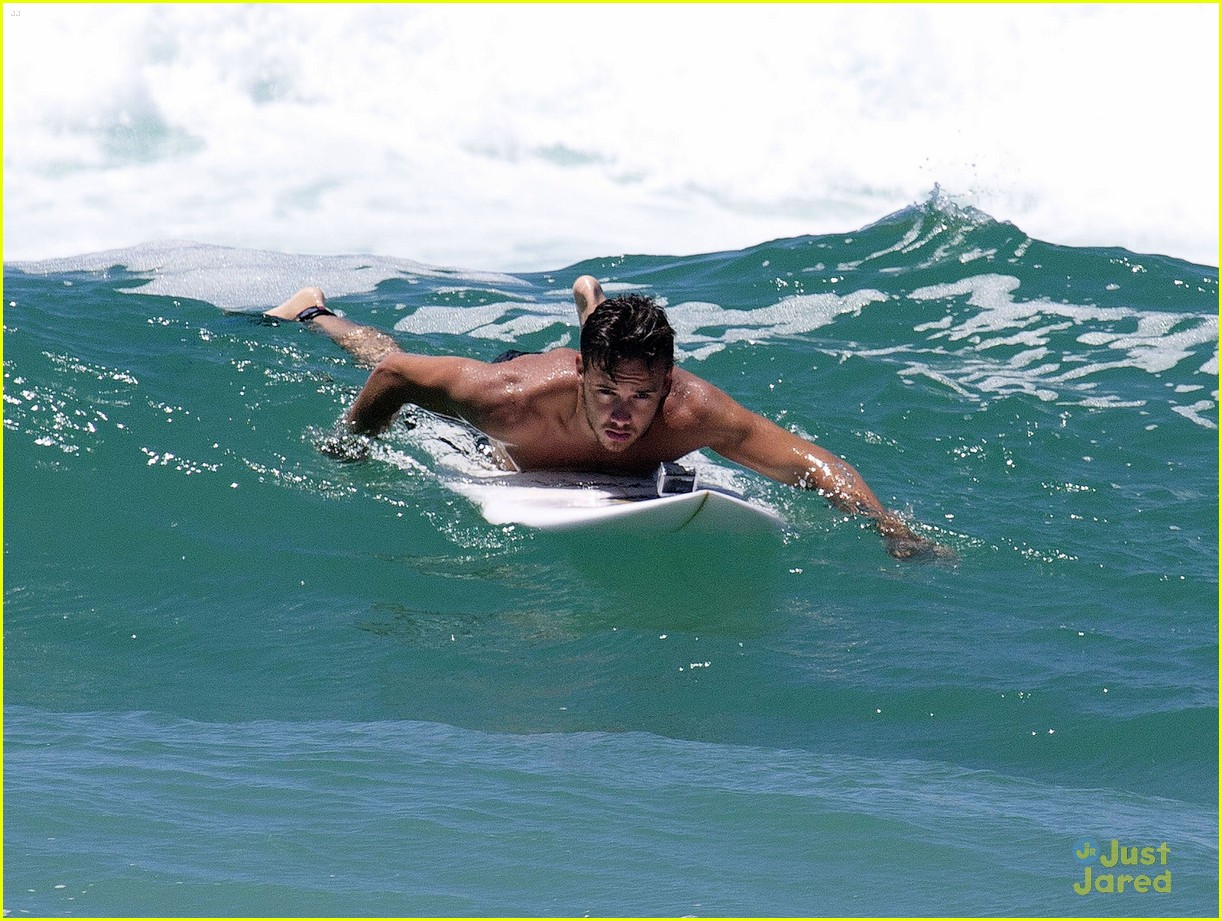 liam payne surfing gold coast 11