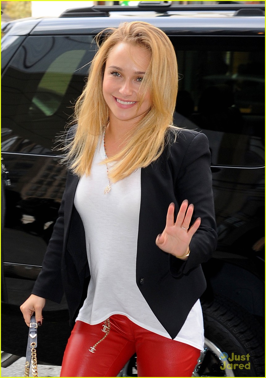hayden panettiere steps out after engagement confirmation 02