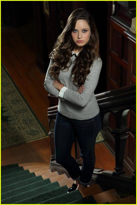 new ravenswood cast photos gallery 15