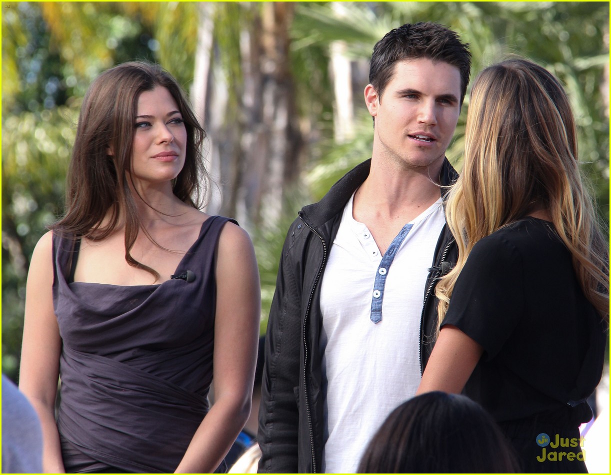 robbie amell opens up about tomorrow people audition 13