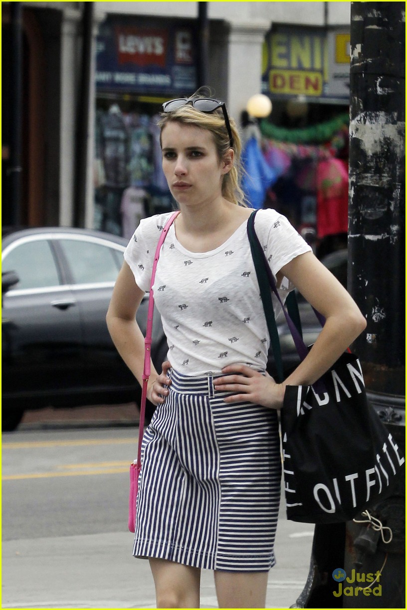 emma roberts urban outfitters shopper 04